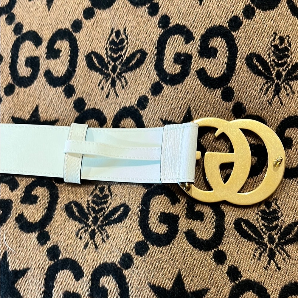 Gucci/Adidas collaboration White and Gold belt with Double G Buckle - Picture 6 of 10